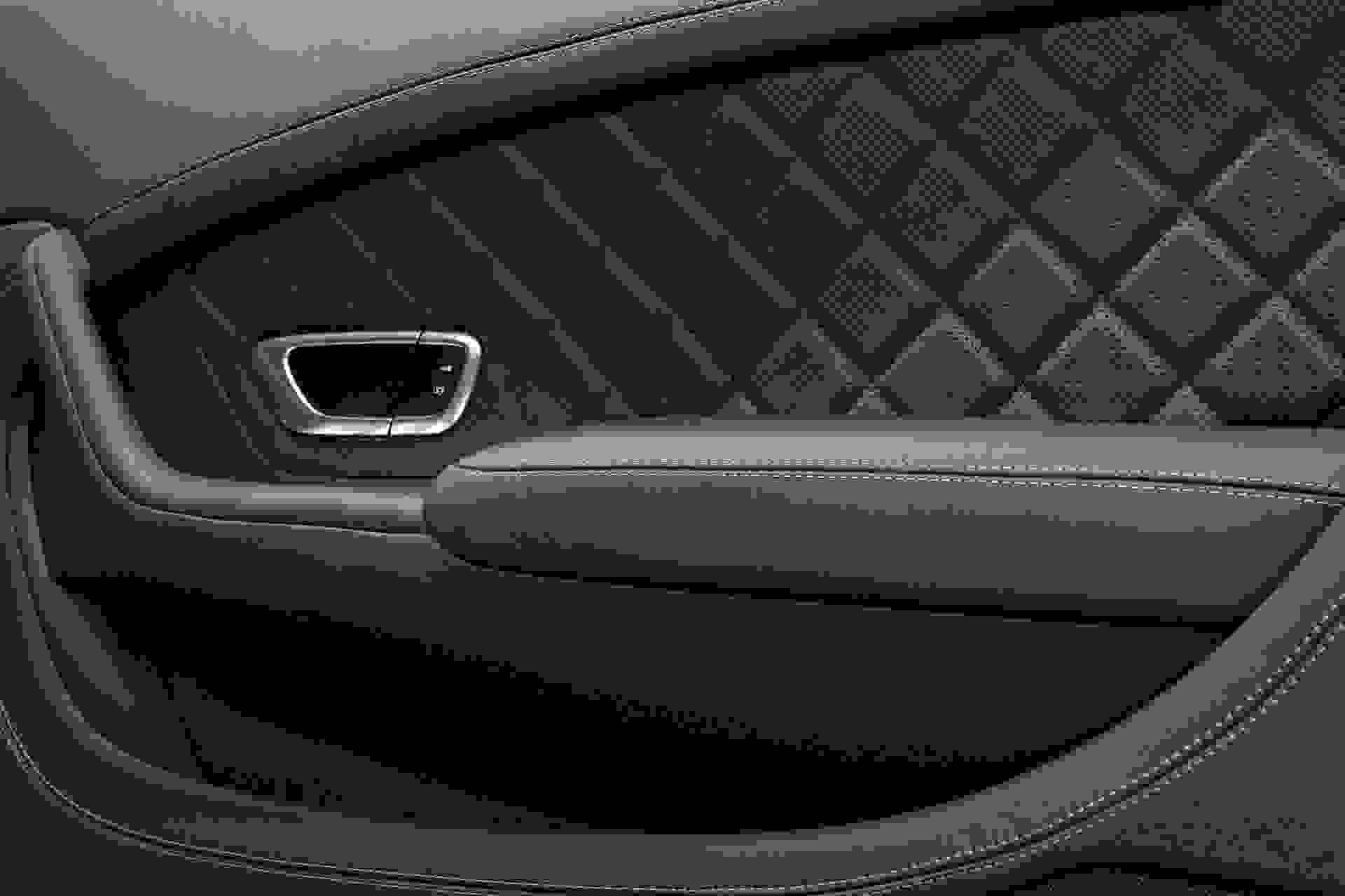 Bentley CONTINENTAL Photo 9df55381-ed8d-44e2-a409-d924c8279439.jpg