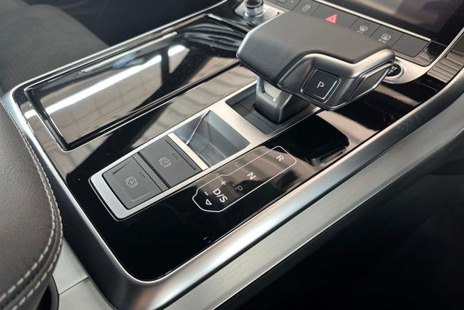 AUDI Q7 Photo 25