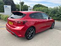 Ford Focus Photo 6