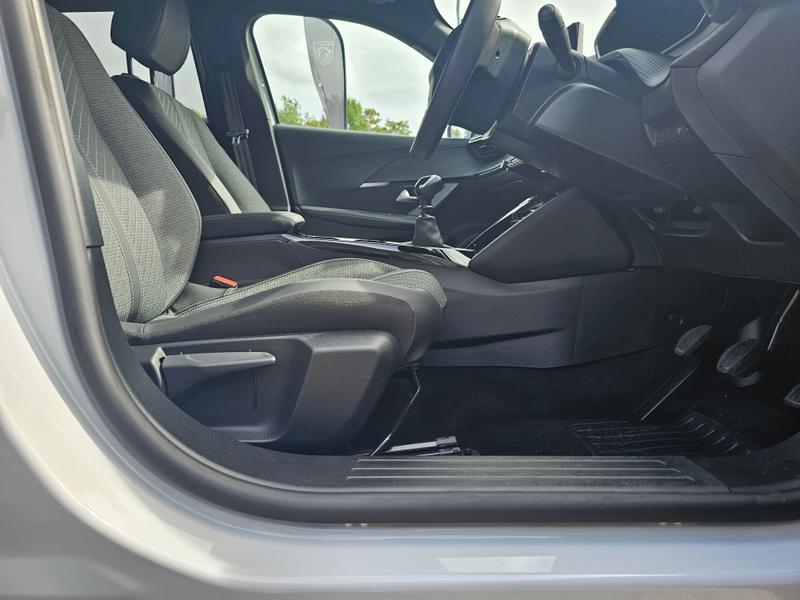 2025 75 PEUGEOT 2008