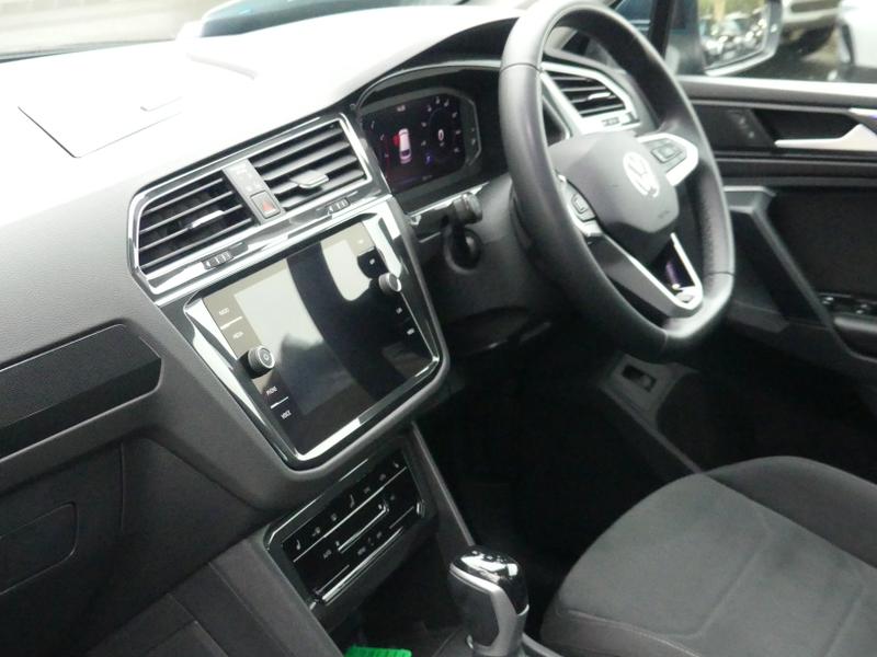 Volkswagen Tiguan Photo 9e1b6e95-2c01-44a5-931f-088e7cc64784.jpg