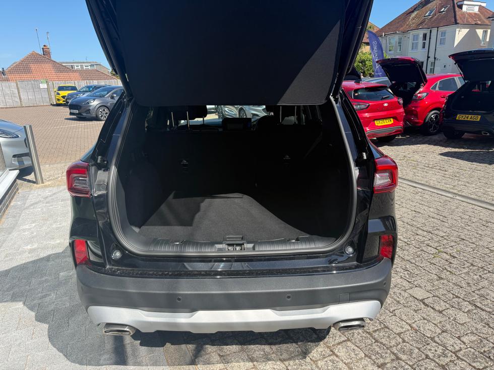 Ford Kuga Photo 9e22b19f-fb03-455b-9df7-ce59d99cc42c.jpeg