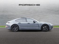 PORSCHE Panamera Photo 3