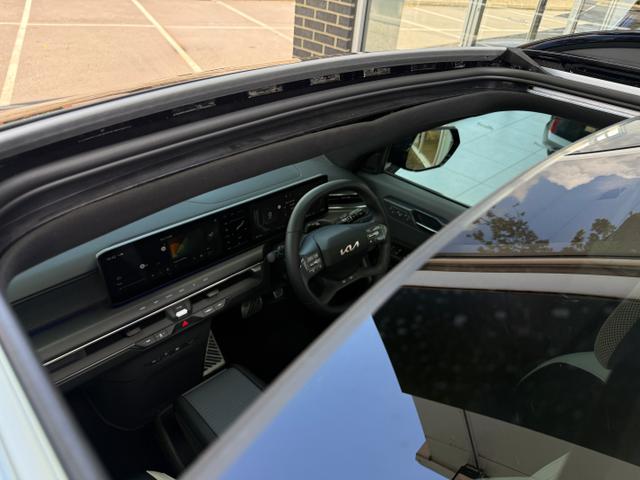Kia EV9 Photo 9e31e37f-a83c-4e33-b39f-c573fb7d86e3.jpg