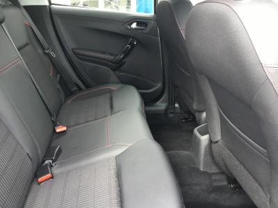 Peugeot 208 Photo 13