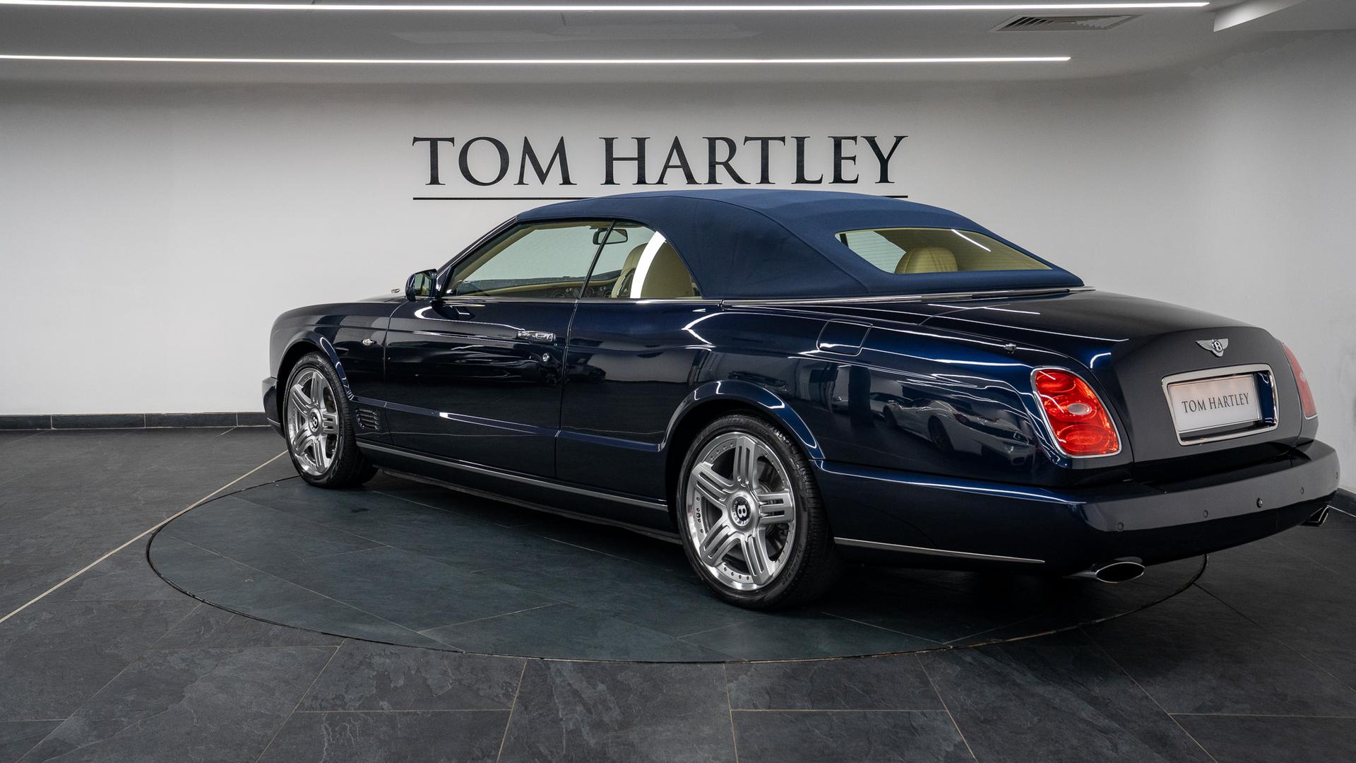 Bentley Azure Photo 9e392166-4047-410e-873c-a2b1f38c47ac.jpg