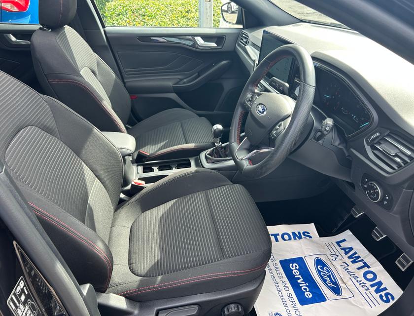 Ford Focus Photo 9e3a7e85-2422-4ec7-8eab-eb5943bb59d3.jpg