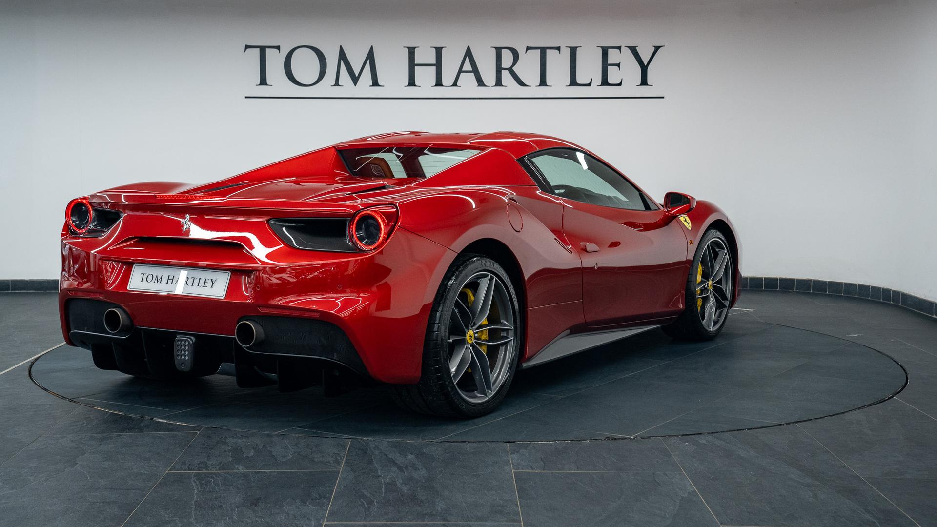 Ferrari 488 Photo 9e3d7c8a-0324-4068-9efd-1264c8bbd8dd.jpg