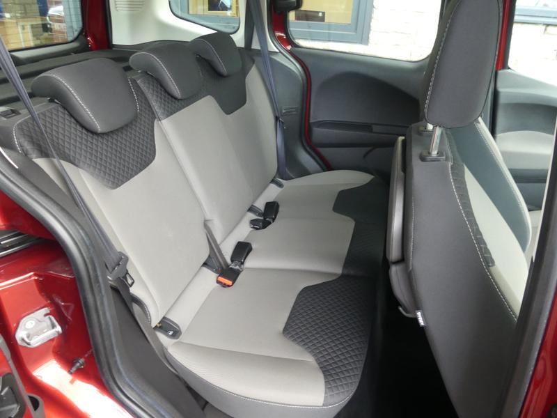 Ford Tourneo Courier Photo 9e3e8888-29a1-4196-9484-bb6f339c4227.jpg