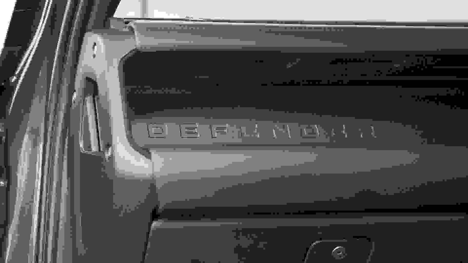Land Rover DEFENDER V8 CARPATHIAN EDITION Photo 9e42be02-8839-4230-a7f3-d0391dc31de0.jpg