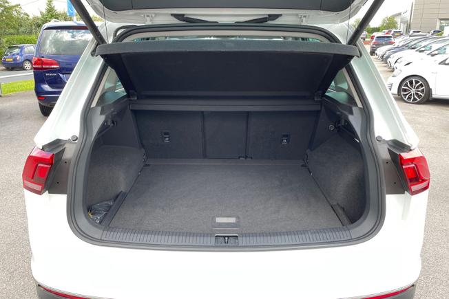 VOLKSWAGEN Tiguan Photo 9