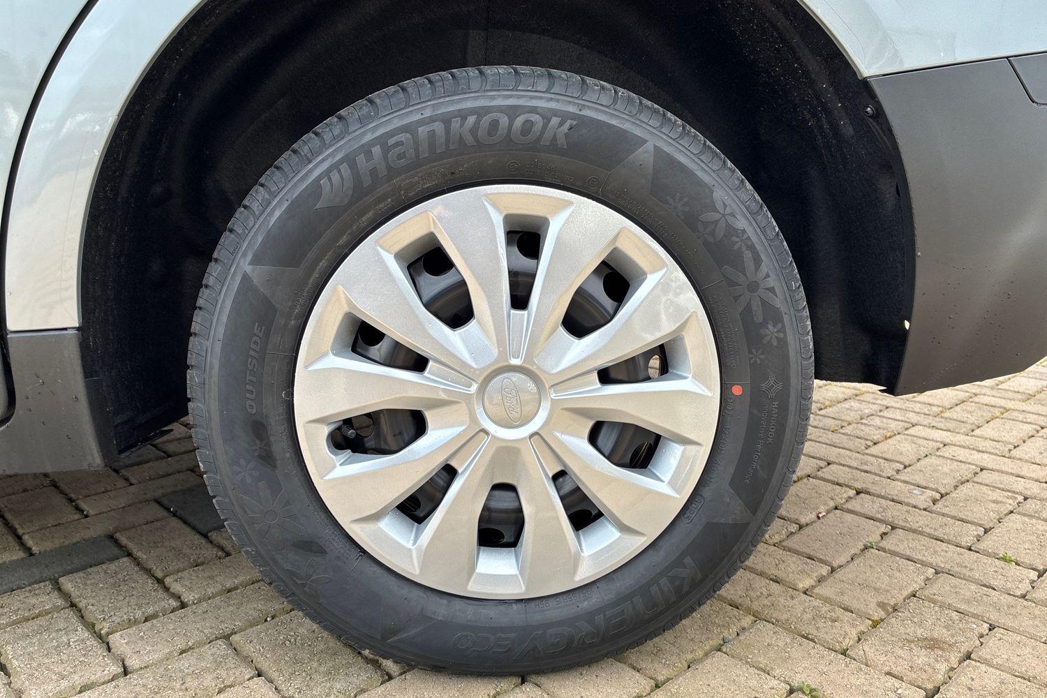 Ford COURIER Photo 39