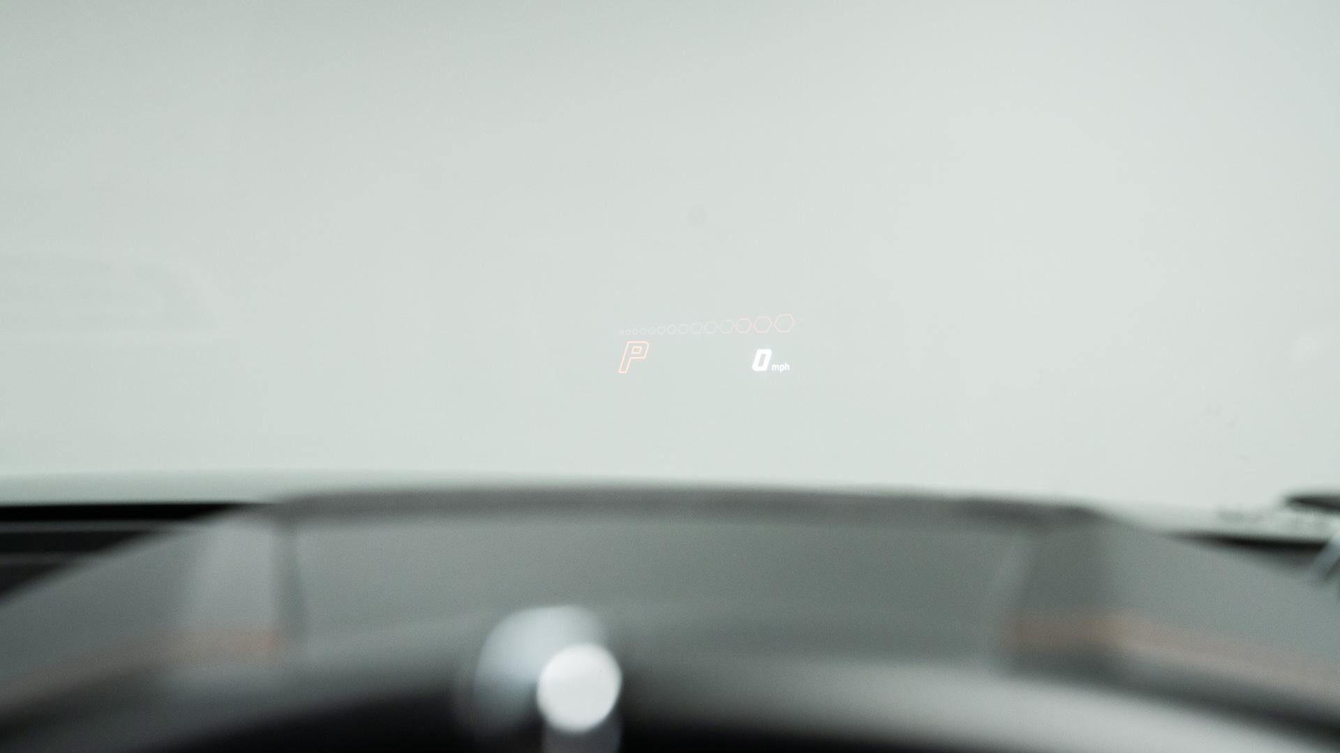 LAMBORGHINI Urus Photo 9e6f4c23-cdba-4707-b24f-1a549903d995.jpg