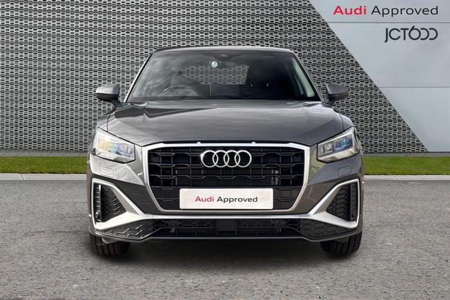 Audi Q2 Photo 8