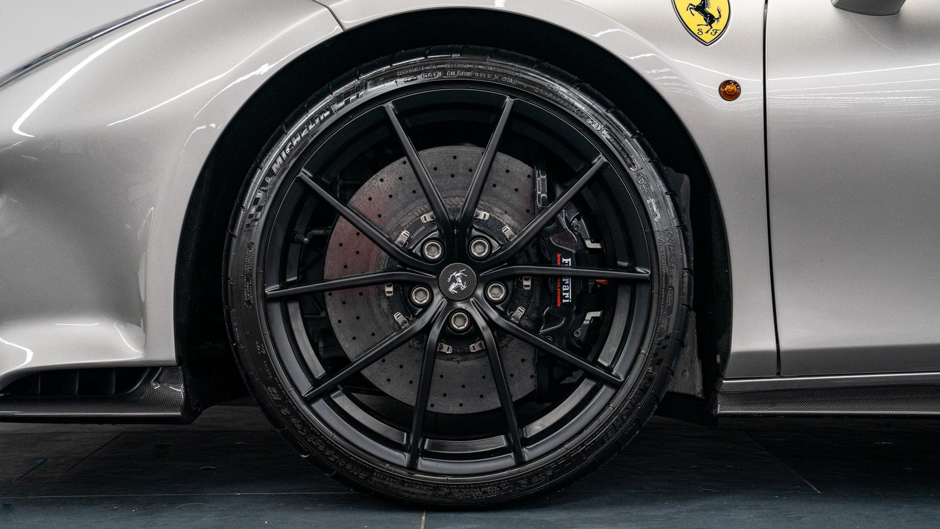 Ferrari 488 Photo 9e837f40-5352-4c54-8f2e-884918aadb34.jpg