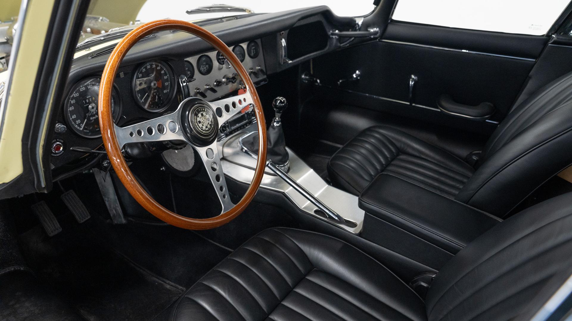Jaguar E-Type Series I Coupe Photo 9e8646b5-59fa-4fc4-ac49-64376b6f99f0.jpg
