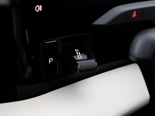 Porsche TAYCAN Photo 28