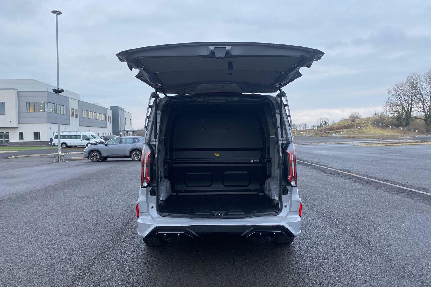 Ford E-TRANSIT CUSTOM Photo 6