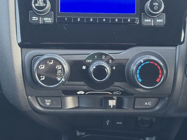 Honda Jazz Photo 9e9dc242-ab24-4c1e-a9cc-49dc3a288ce4.jpg
