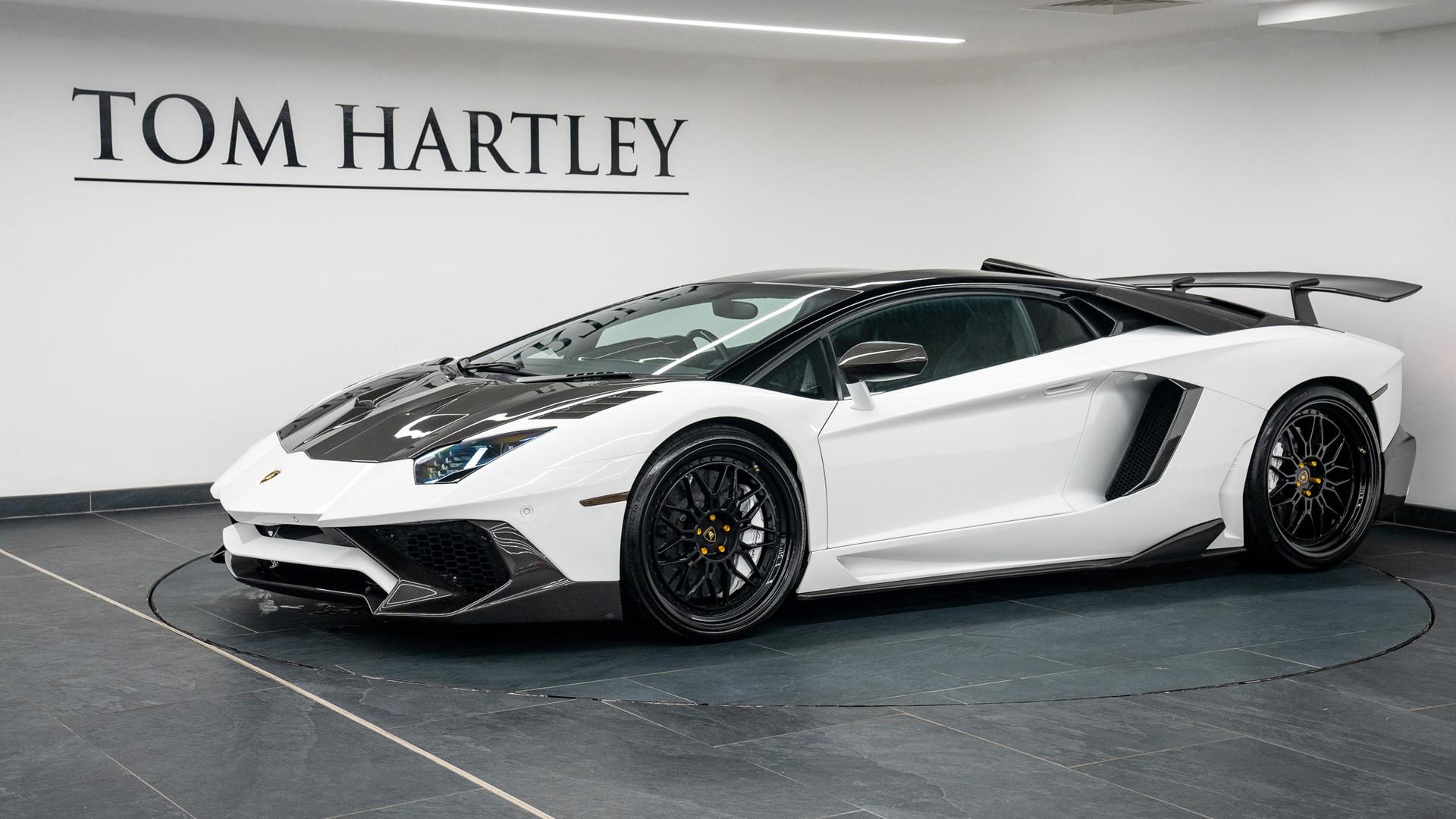 LAMBORGHINI Aventador Photo 9eb166d4-ecd4-47a1-9a04-96ed88d90113.jpg