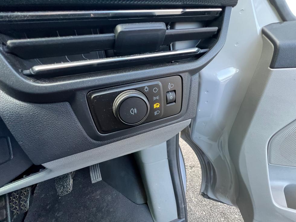 Ford Transit Custom Photo 9eb2456d-6338-448d-a619-ebf43c59a81d.jpeg