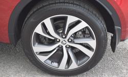 Jaguar E-PACE Photo 34