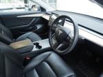 TESLA Model 3 Photo 2