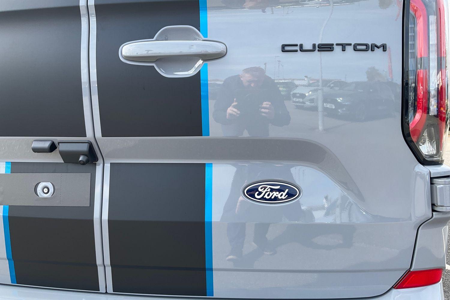 Ford TRANSIT CUSTOM Photo 22