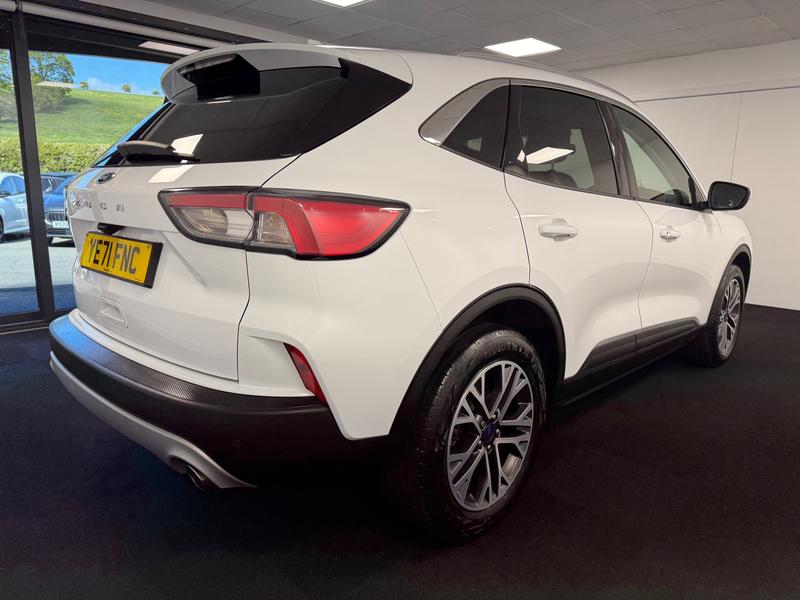 Ford Kuga Photo 9ed01a02-6f0d-4304-8ece-827b982d2a23.jpg