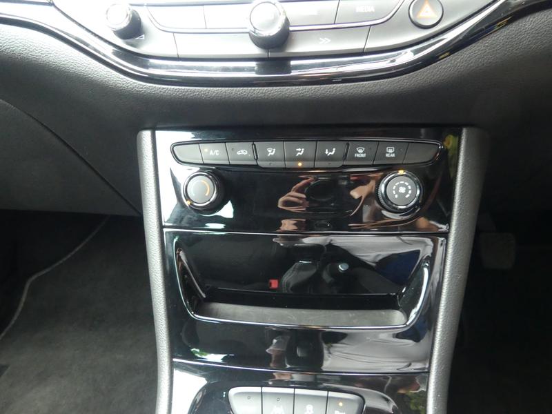 Vauxhall Astra Photo 9ed6df06-9ad8-4a1a-823a-fff935ad8c8f.jpg