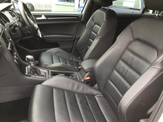 Volkswagen Golf Photo 9f1cdc47-73b8-4dbf-a2b4-754704edfba2.jpg