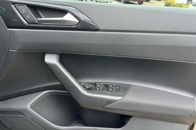 VOLKSWAGEN Polo Photo 22