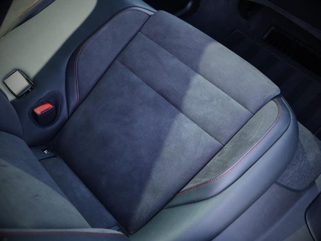PORSCHE Taycan Photo 30