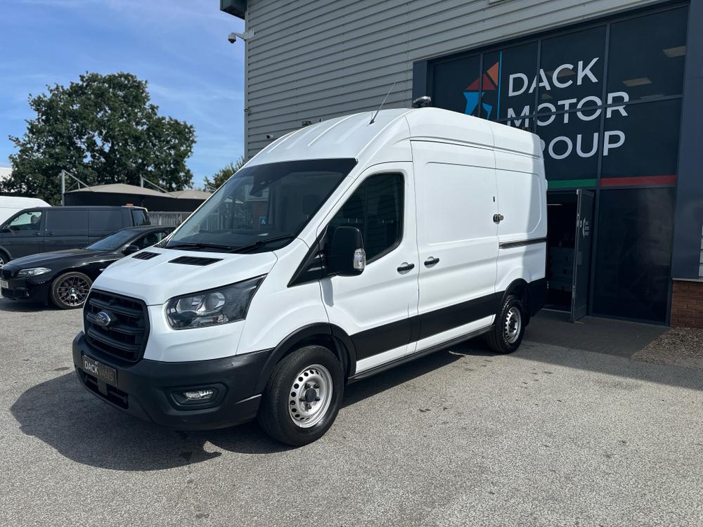 Ford Transit Photo 9f3ea79b-6fbf-4389-8c36-52aed40a428f.jpg