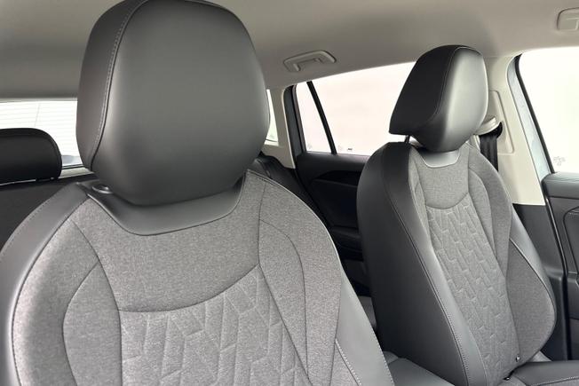 VOLKSWAGEN  Tiguan Photo 25