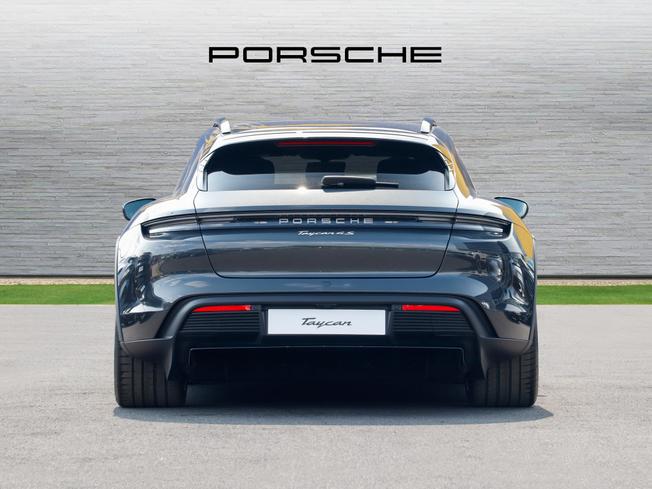 Porsche Taycan Photo 7