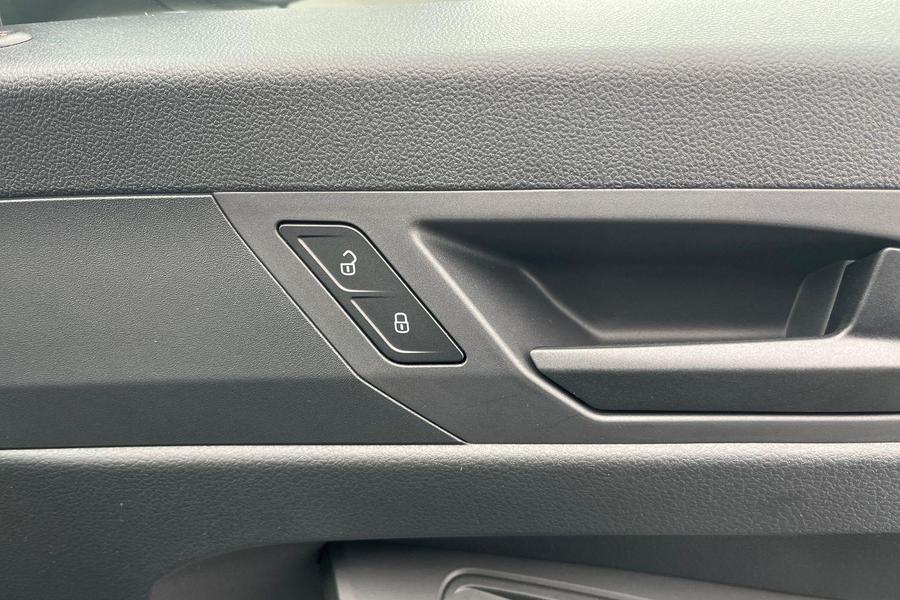 Ford TRANSIT CONNECT Photo 9f4be806-f833-4a5a-a4ef-dc9c25f796e2.jpg