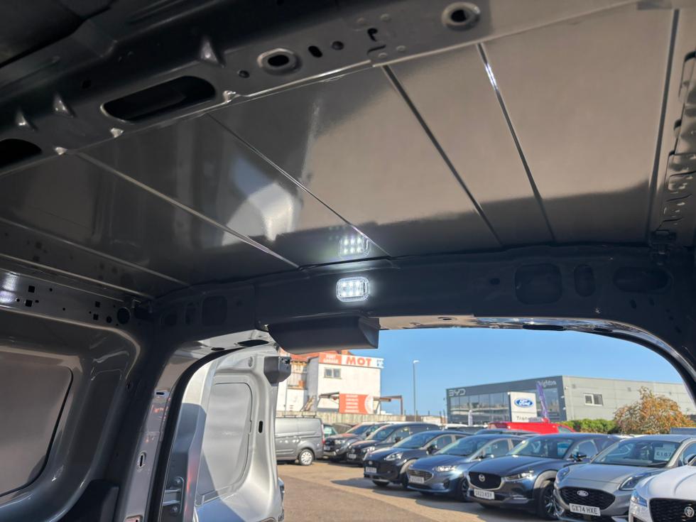 Ford E-Transit Courier Photo 9f5af966-f2a8-495c-a072-b0f861e1c88c.JPEG