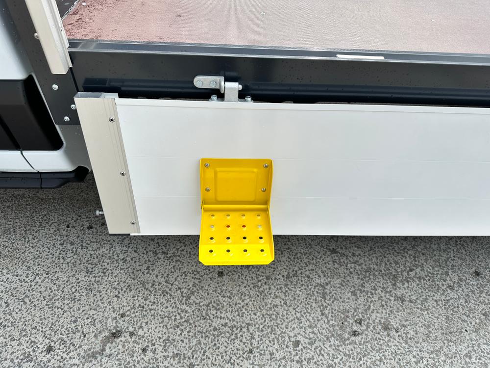 Ford Transit Photo 9f6b6577-995f-4bbc-ad0b-24a55cd5a29a.jpg