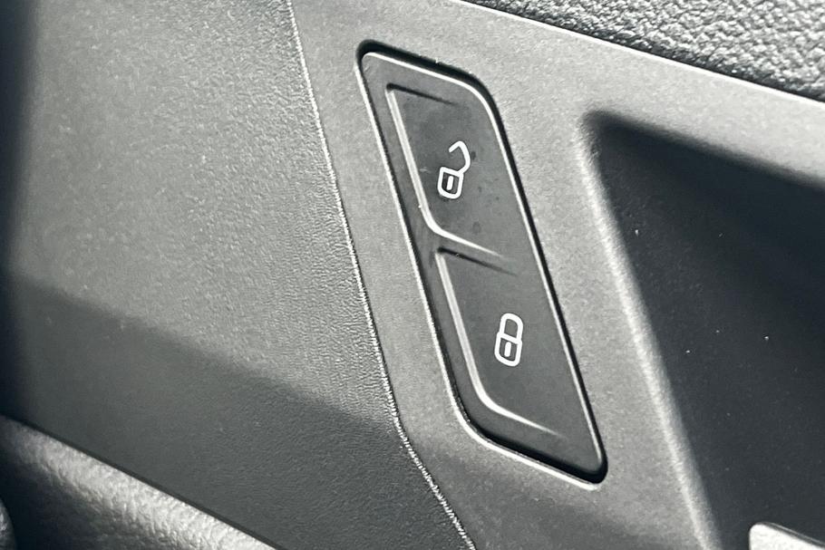 Used Ford TRANSIT CONNECT 18/N125937 23