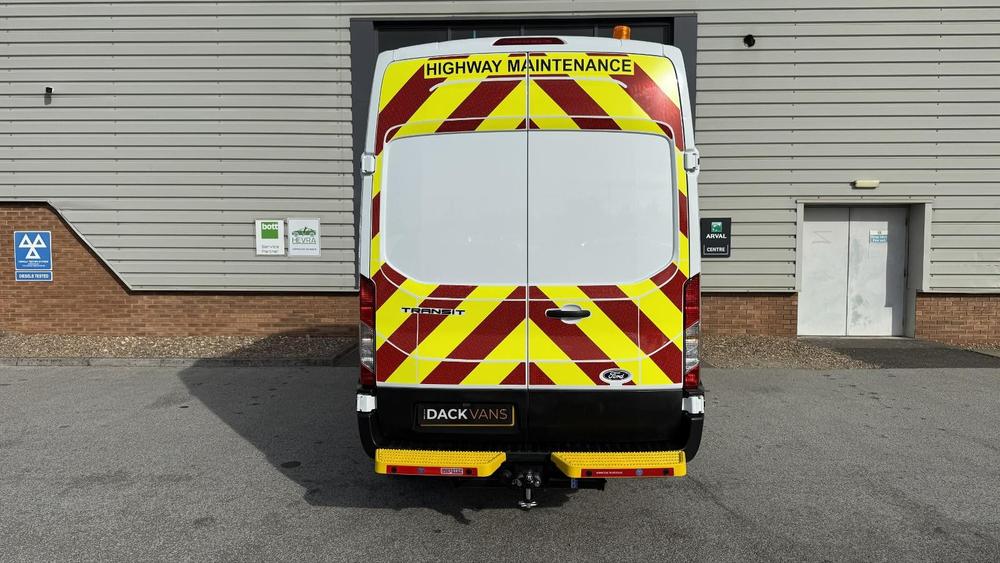 Ford Transit Photo 9f7ff880-532c-4dd0-b5de-76861985304b.jpg