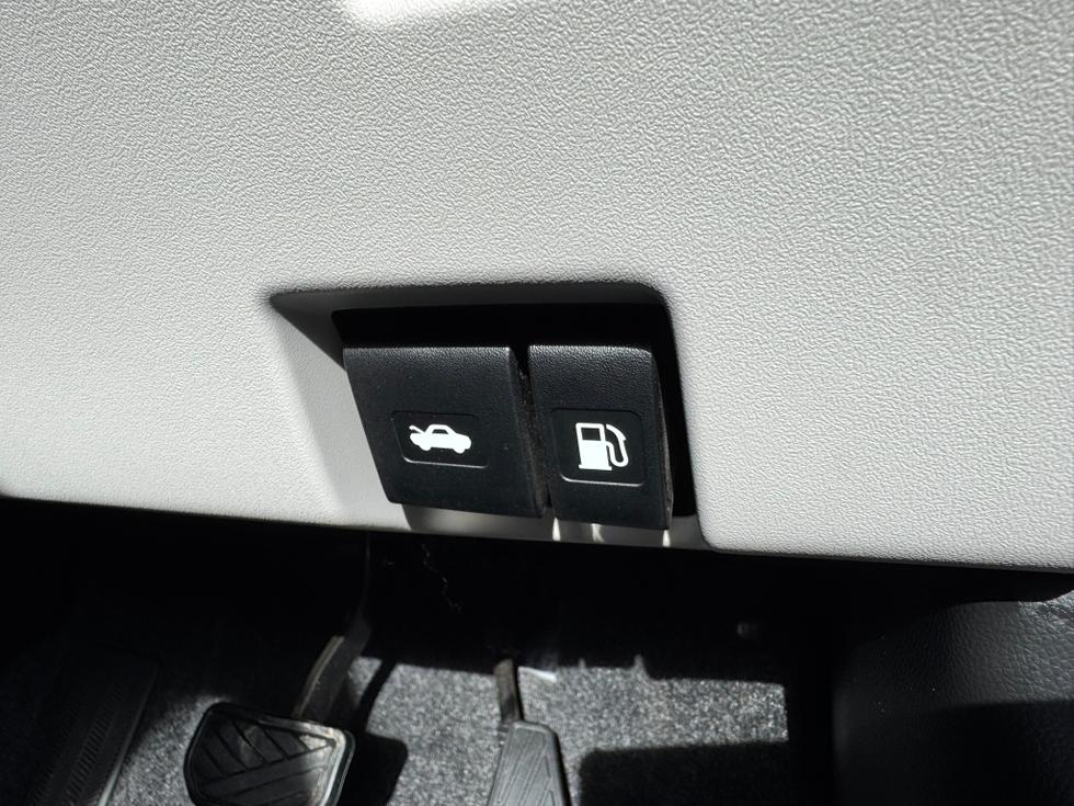 Suzuki Swift Photo 9f83a13d-e763-4021-a044-b955c21618f2.JPEG