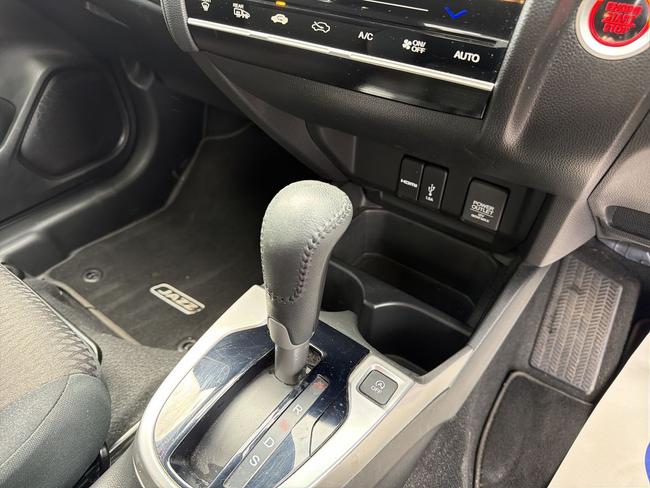 Honda Jazz Photo 9f87b796-d663-4afc-b1cd-3fc98e68da79.jpg