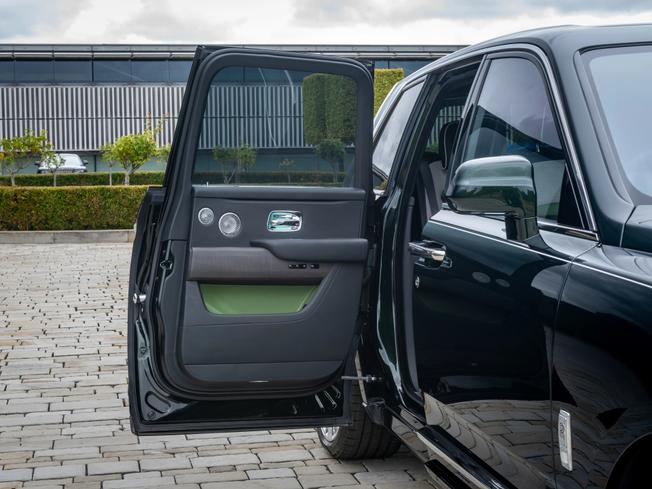 ROLLS-ROYCE Cullinan Series II Photo 6
