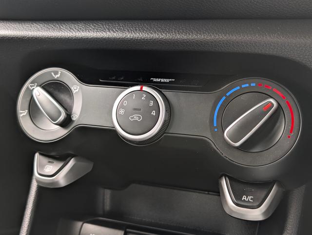 Kia Picanto Photo 9f9f65c2-6412-4f99-a245-a7445f228f33.jpg