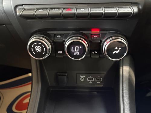 Renault Captur Photo 9fa9c492-b078-4b08-94cf-1823d44ef1f7.jpeg
