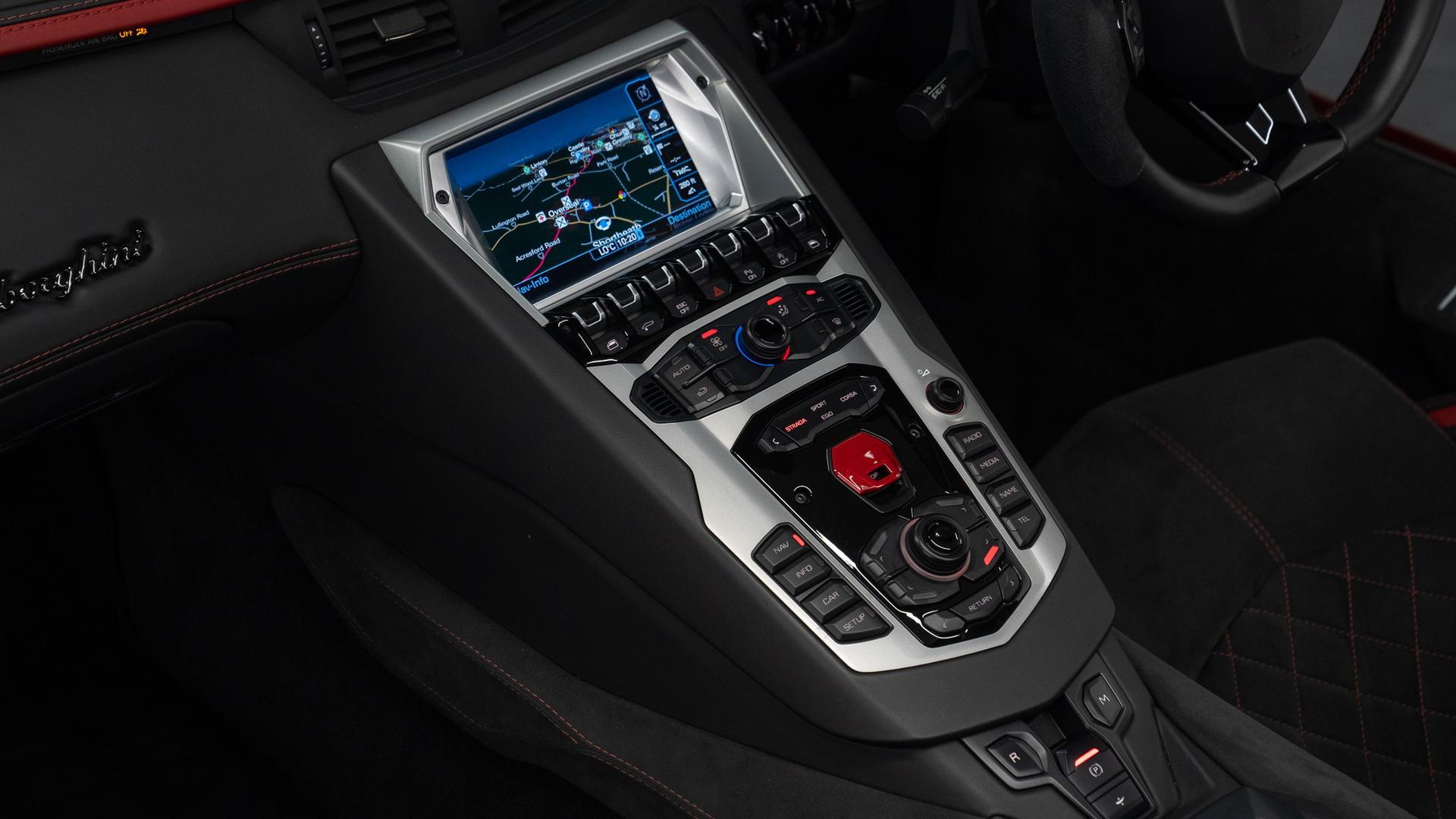 LAMBORGHINI Aventador Photo 9fad72b1-9678-4bae-821c-bbf6c28f7f08.jpg