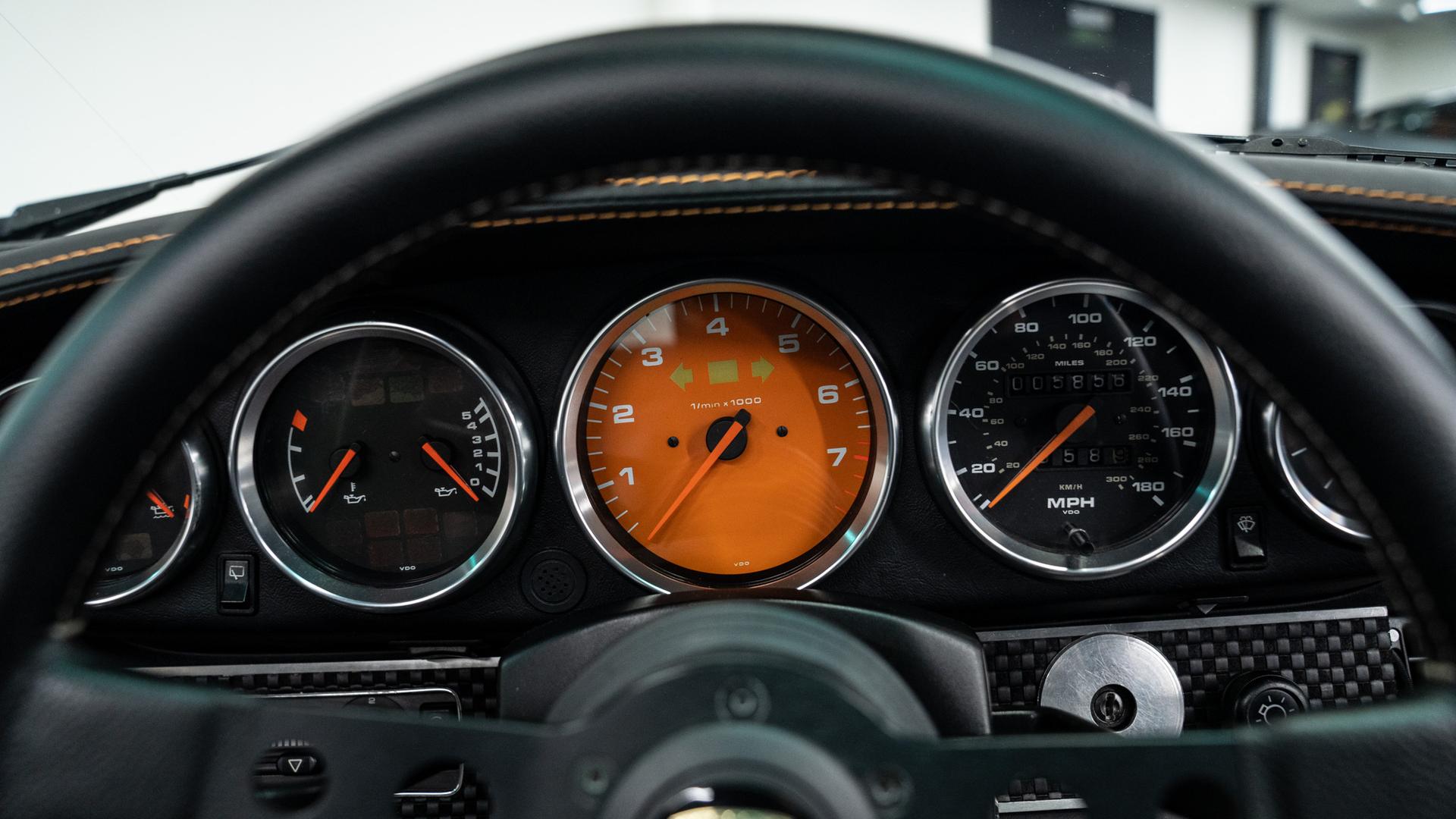 Porsche 911 Retro Works Photo 9fafa3e0-6ed6-4fc5-bca6-597b7e5b8253.jpg