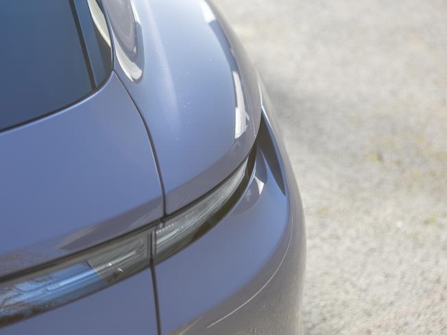 PORSCHE Taycan Photo 48