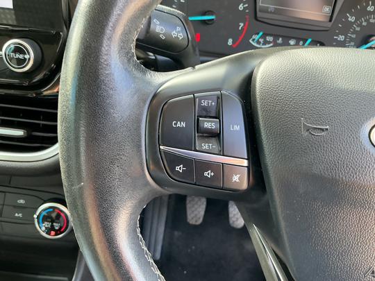 Ford Fiesta Photo 46